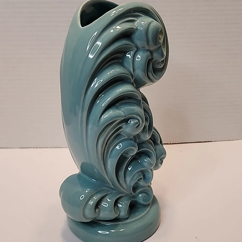HAEGER USA Vase Pottery Plumed Ostrich. Retro Vintage COLLECTIBLE AQUA